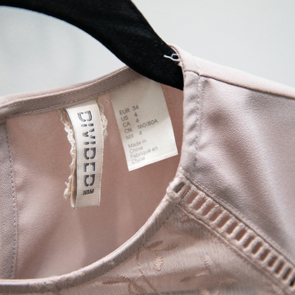 Blush Embroidered Dress H&M Divided Long sleeved - Picture 7 of 7